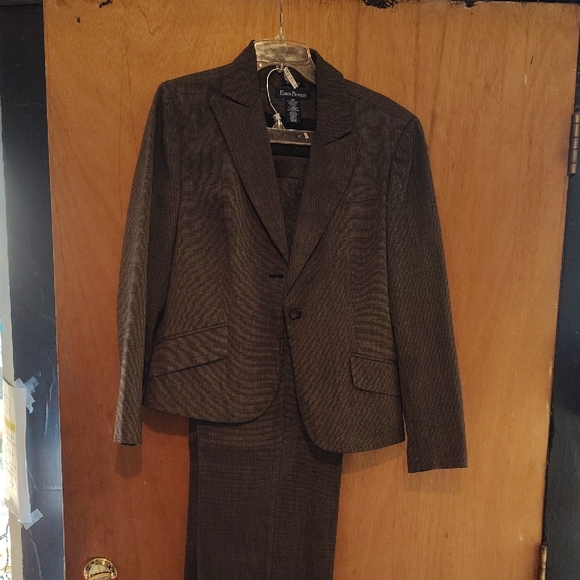 Evan Picone Black and White Garment - Picture 2 of 5